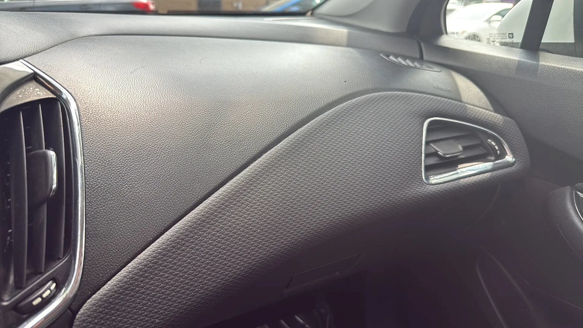Used 2019 Chevrolet Cruze LT w/ LT Fleet Convenience Package FWD image 32