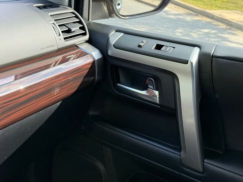 Used 2024 Toyota 4Runner Limited AWD/4WD image 41