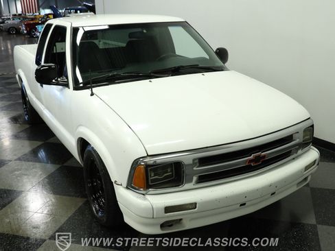 Used 1995 Chevrolet S10 Pickup LS image 14
