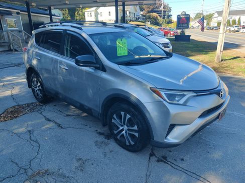 Used 2016 Toyota RAV4 LE image 8