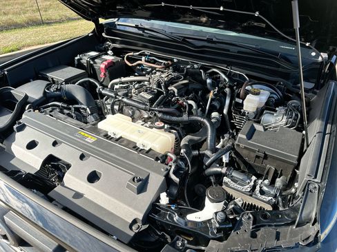 Used 2024 Toyota Tacoma TRD Off-Road image 24