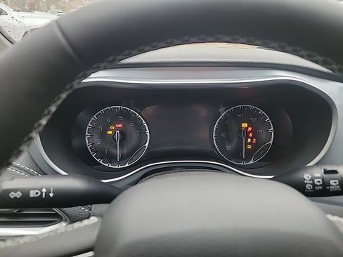 New 2026 Chrysler Pacifica Limited w/ Uconnect Theater Family Group image 12