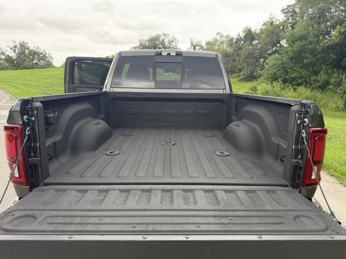 Used 2025 RAM 2500 Limited AWD/4WD image 17