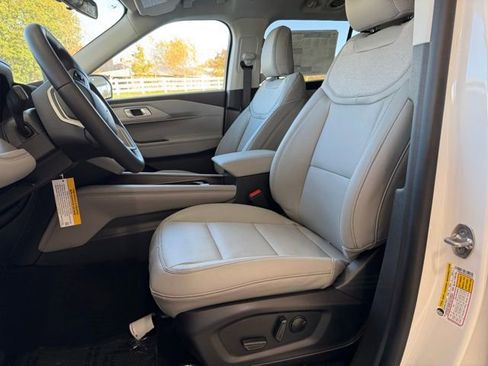 New 2026 Ford Explorer Active w/ Active Comfort Package image 13