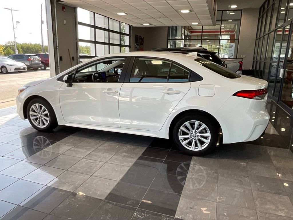 Certified 2024 Toyota Corolla LE w/ LE Convenience Package FWD image 4