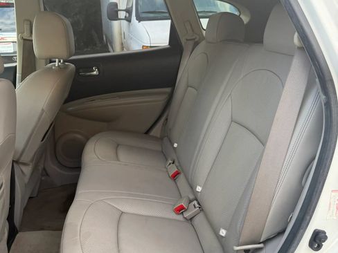 Used 2010 Nissan Rogue SL w/ Leather Pkg FWD image 9