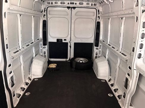 Used 2023 RAM ProMaster 2500 FWD image 8