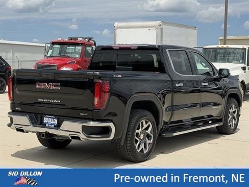 Used 2022 GMC Sierra 1500 SLT w/ SLT Premium Plus Package AWD/4WD image 4