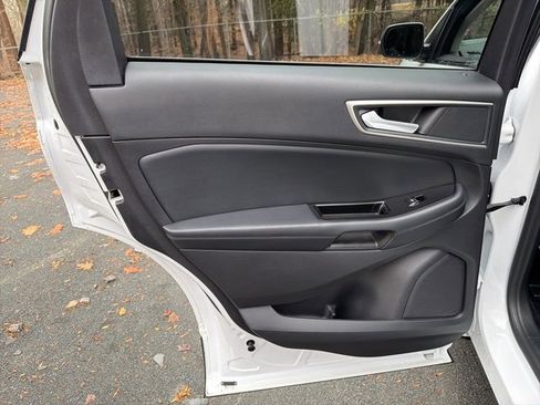 Used 2019 Ford Edge SEL w/ Equipment Group 201A image 16