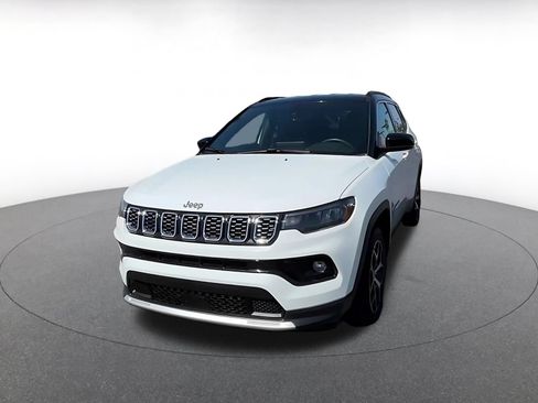 Used 2025 Jeep Compass Limited AWD/4WD image 5
