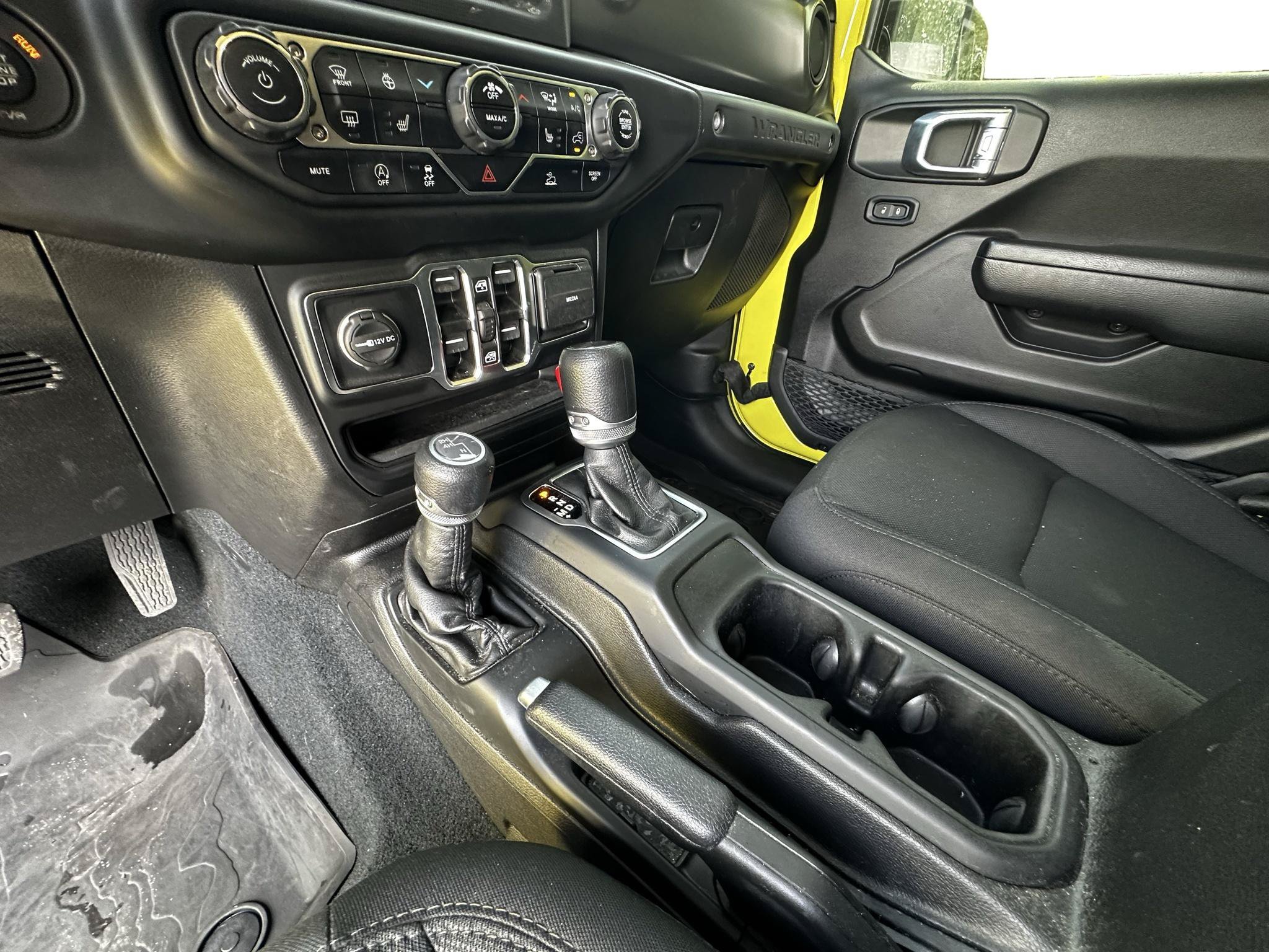 Used 2022 Jeep Wrangler Unlimited Sport w/ Xtreme Recon 35" Tire Package AWD/4WD image 22