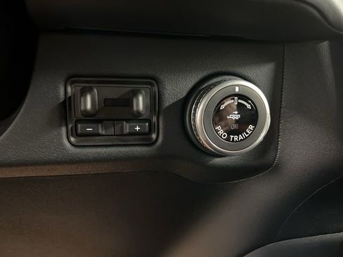 New 2026 Lincoln Navigator Black Label AWD/4WD image 17
