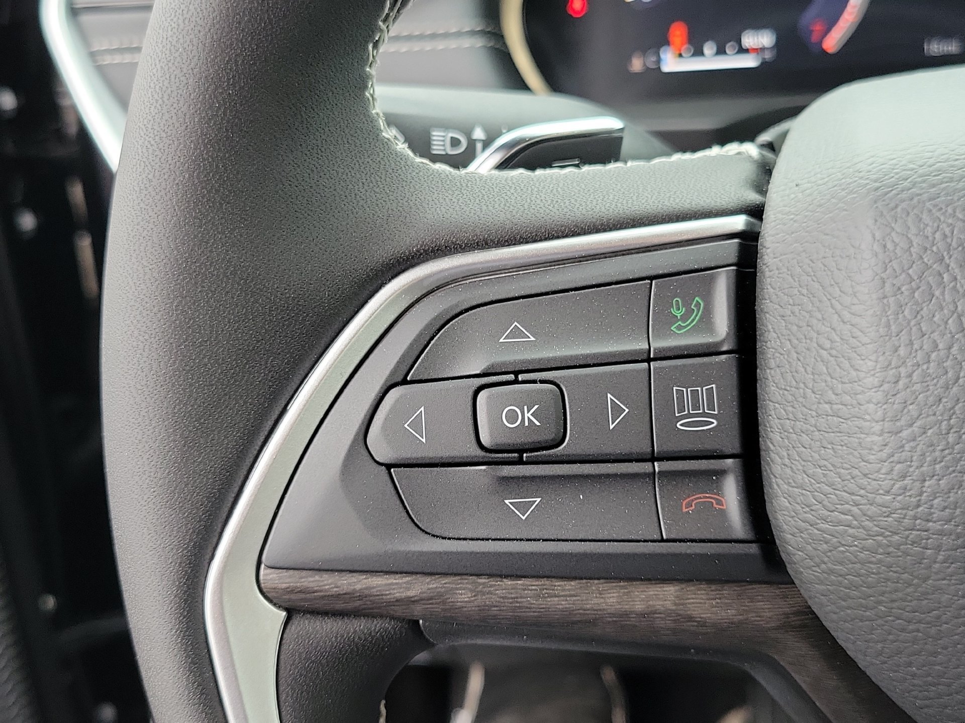 New 2026 Jeep Grand Cherokee Altitude RWD image 5