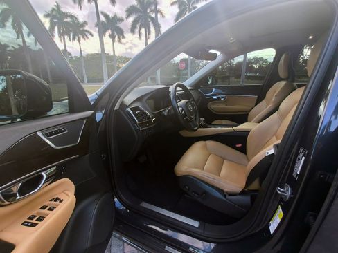 Used 2016 Volvo XC90 T6 Momentum image 4