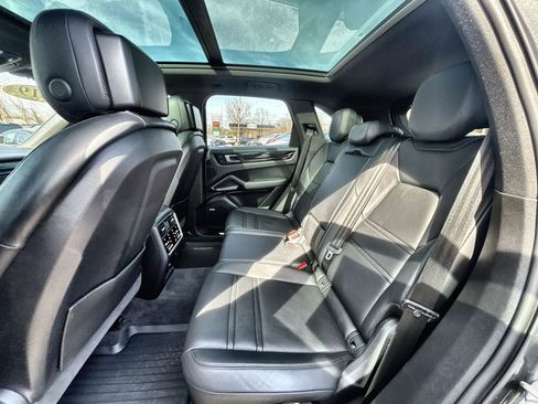 Used 2019 Porsche Cayenne image 25