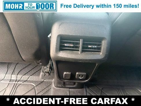 Used 2018 Chevrolet Equinox LT w/ Sun & Infotainment Package FWD image 39
