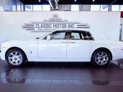 Used 2010 Rolls-Royce Phantom Sedan image 10