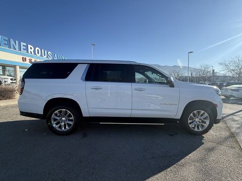 Used 2023 Chevrolet Suburban Premier image 8
