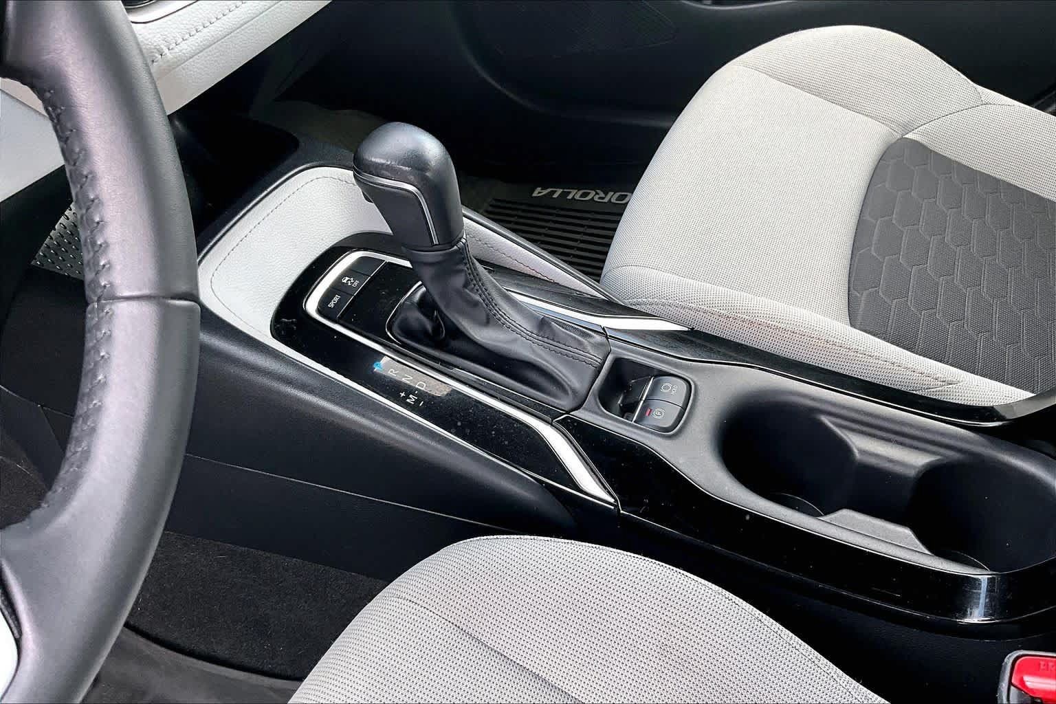 Used 2022 Toyota Corolla SE FWD image 17