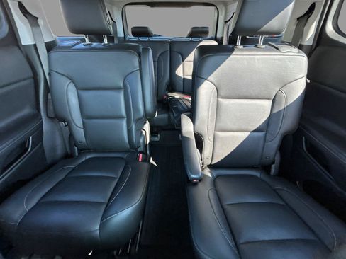 Used 2019 GMC Acadia SLT FWD image 30