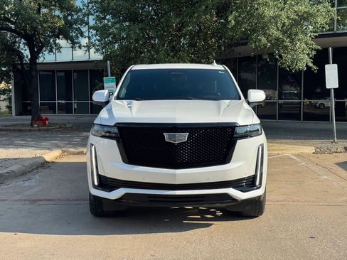 Used 2022 Cadillac Escalade Sport Platinum w/ LPO, ONYX Package AWD/4WD image 4