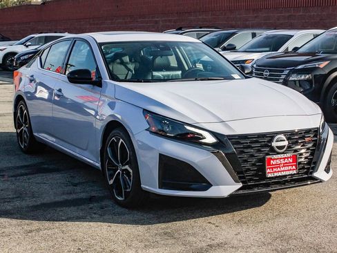 New 2025 Nissan Altima 2.5 SR w/ SR Premium Package image 4