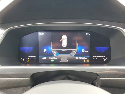 Used 2022 Volkswagen Tiguan SE R-Line image 26