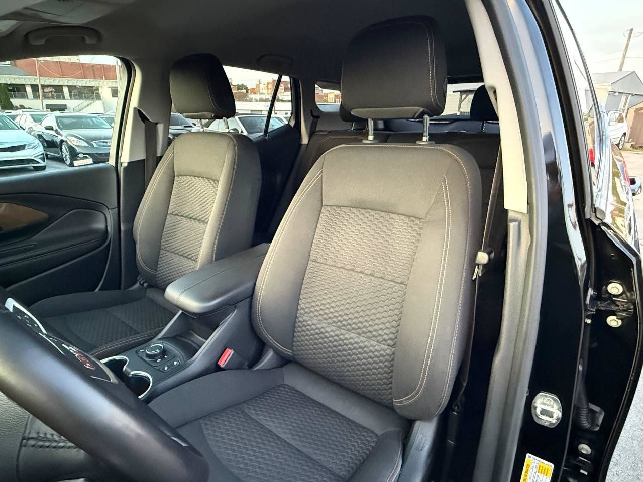 Used 2020 GMC Terrain SLE w/ Driver Convenience Package FWD image 18