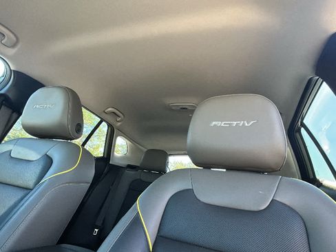 Used 2025 Chevrolet Trax ACTIV w/ Driver Confidence Package FWD image 11