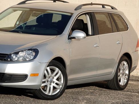 Used 2010 Volkswagen Jetta TDI FWD image 9