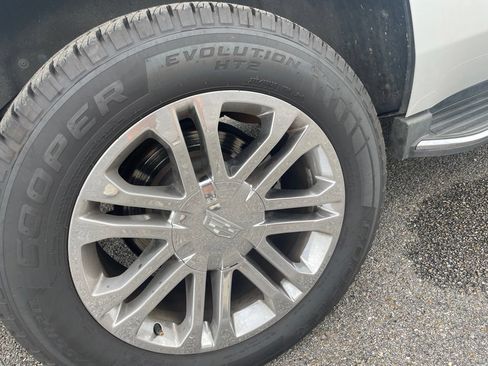 Used 2017 Cadillac Escalade 2WD image 14