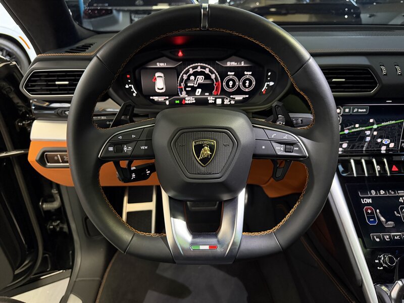 Used 2024 Lamborghini Urus S AWD/4WD image 14