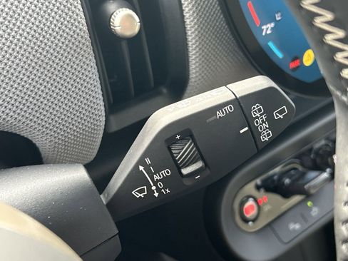 Used 2025 MINI Cooper 2-Door Hardtop image 39