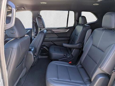 Used 2024 GMC Acadia Elevation w/ Black Edition image 16