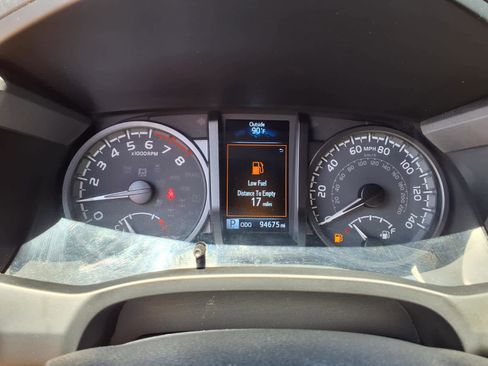 Used 2022 Toyota Tacoma TRD Off-Road w/ Technology Package RWD image 19