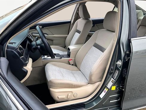 Used 2013 Toyota Camry XLE image 25