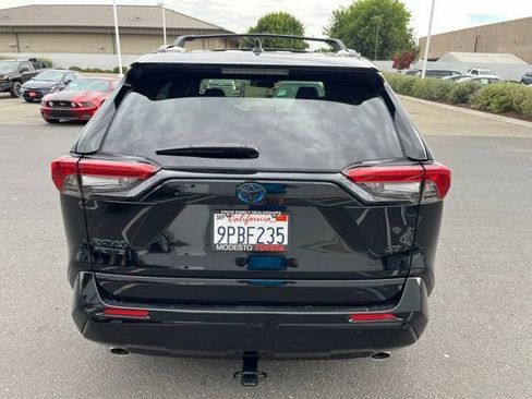 Used 2024 Toyota RAV4 SE w/ Weather & Moonroof Package AWD/4WD image 6