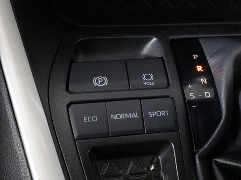 Used 2024 Toyota RAV4 LE image 38