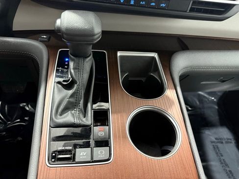 Used 2024 Toyota Sienna LE image 38