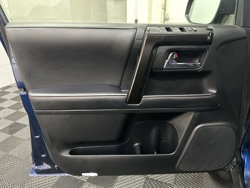 Used 2022 Toyota 4Runner TRD Off-Road Premium image 18