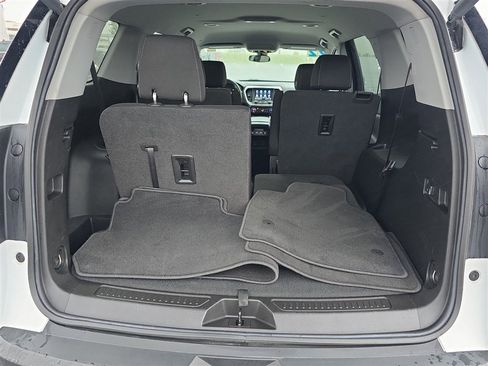 Used 2022 GMC Acadia SLE w/ Driver Convenience Package image 17