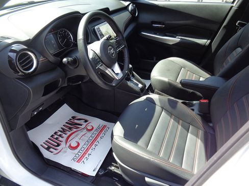 Used 2020 Nissan Kicks SR w/ SR Premium Package image 12