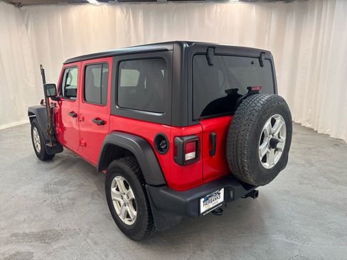 Used 2021 Jeep Wrangler Unlimited Sport image 3