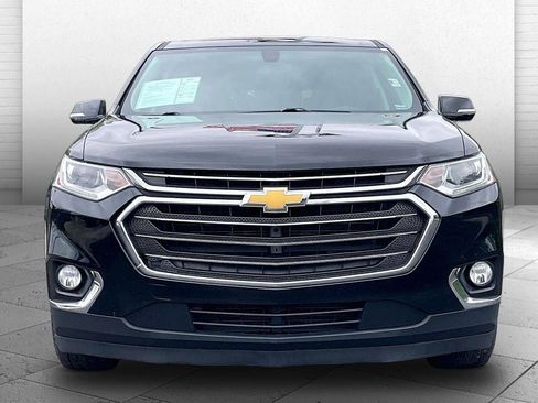 Used 2018 Chevrolet Traverse LT FWD image 2