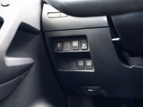 Used 2018 Nissan Rogue SV FWD image 26