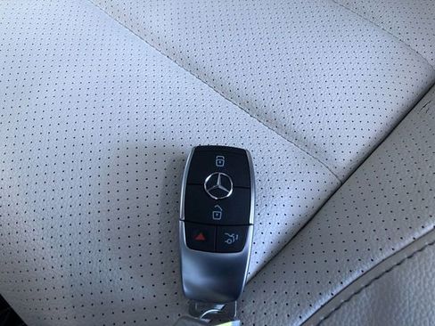 Used 2021 Mercedes-Benz GLS 450 4MATIC image 32