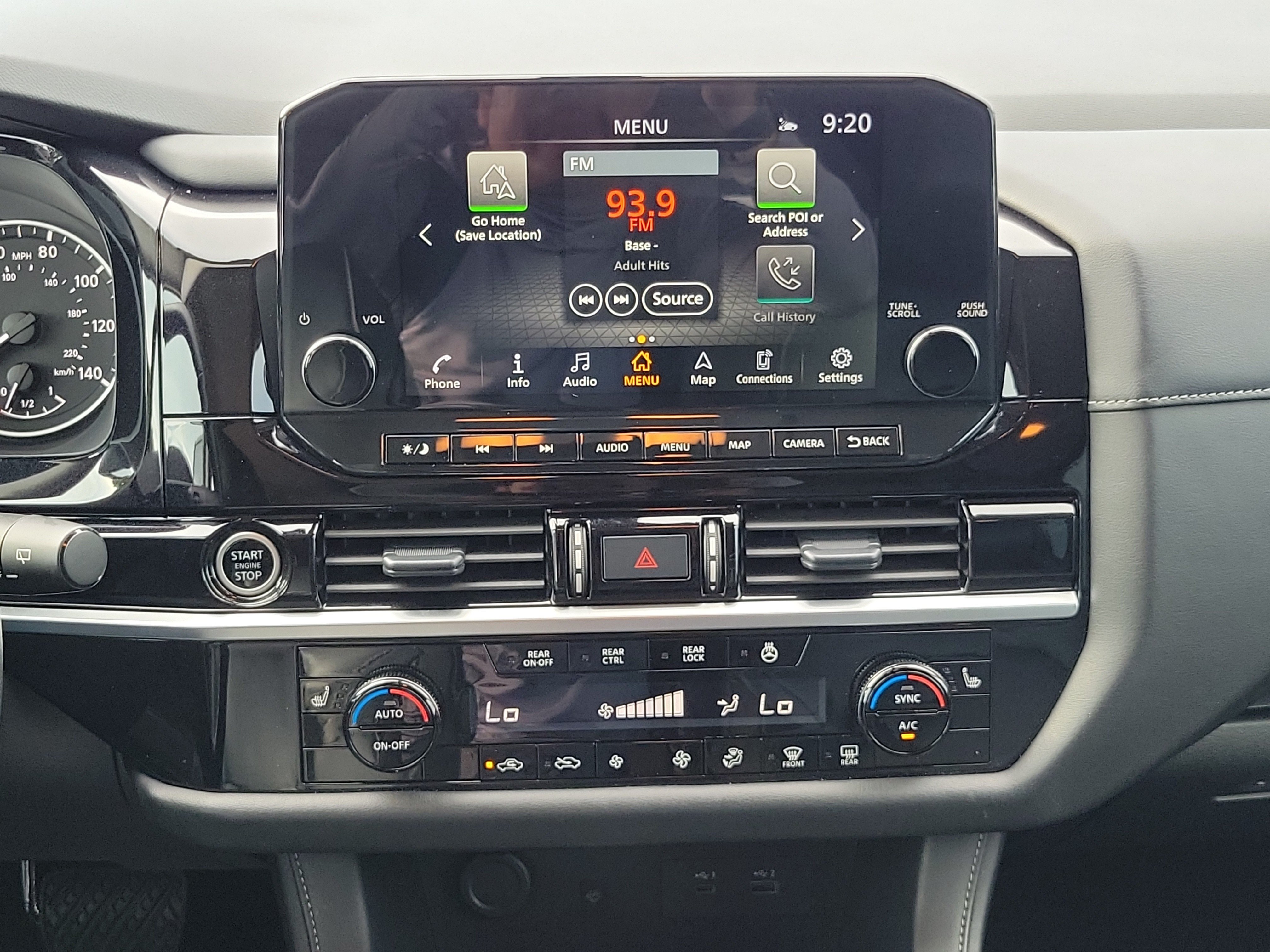 Used 2024 Nissan Pathfinder SL w/ Black Appearance Package FWD image 25
