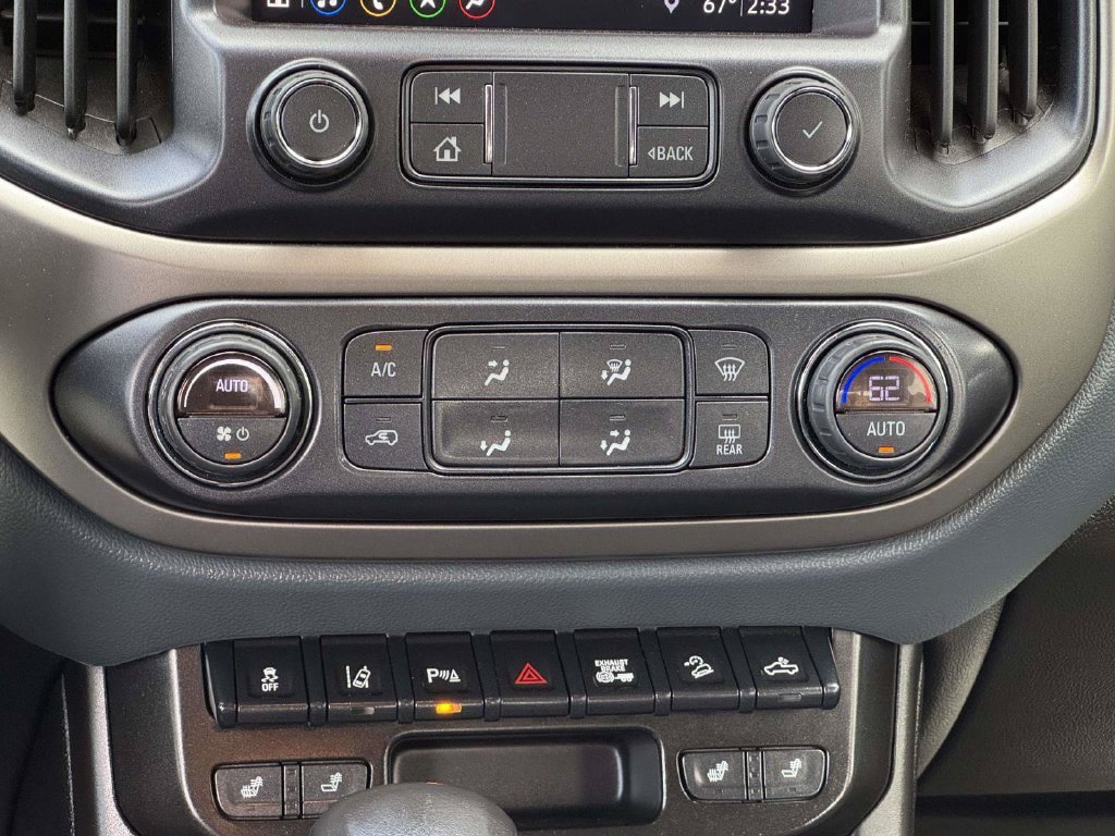 Used 2022 Chevrolet Colorado Z71 w/ Z71 Midnight Edition AWD/4WD image 6