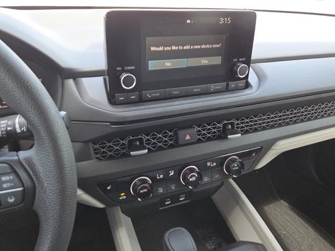 Used 2025 Honda Accord SE image 27
