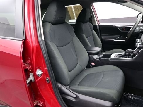 Used 2024 Toyota RAV4 LE image 13